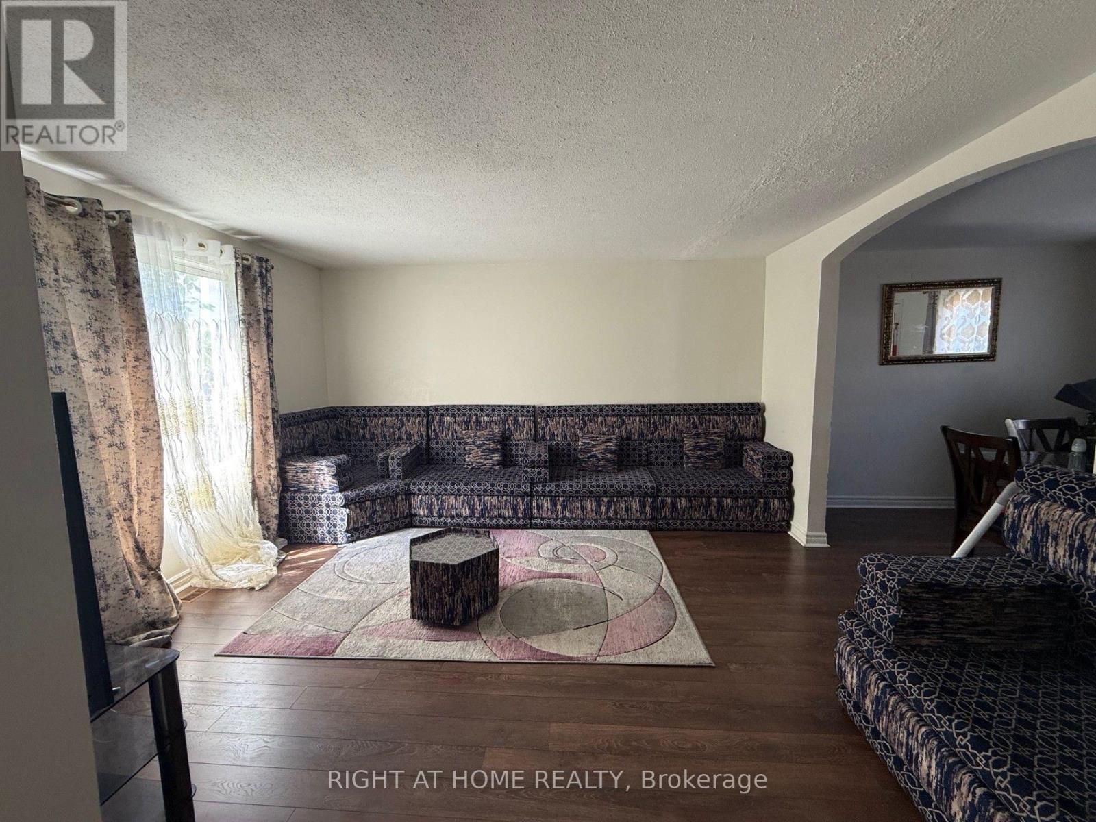 B - 1552 BEAVERPOND DRIVE