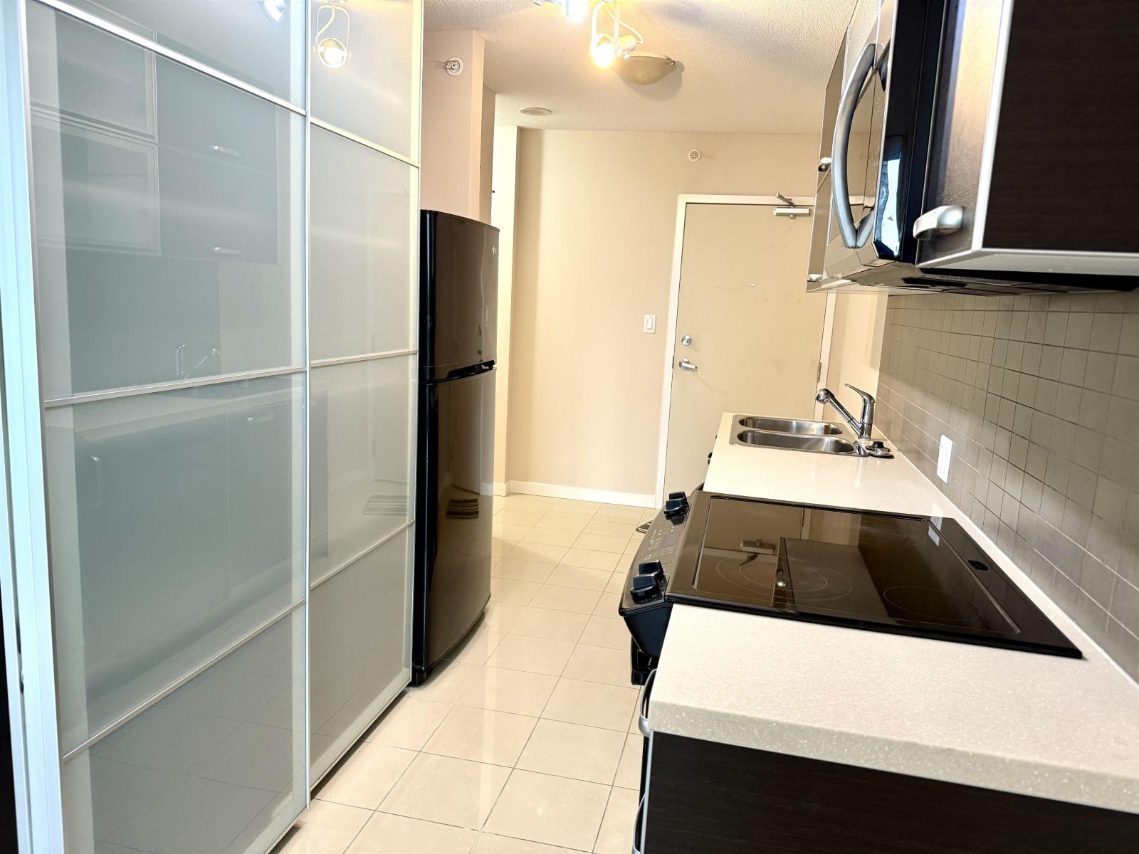 1105 9981 WHALLEY BOULEVARD