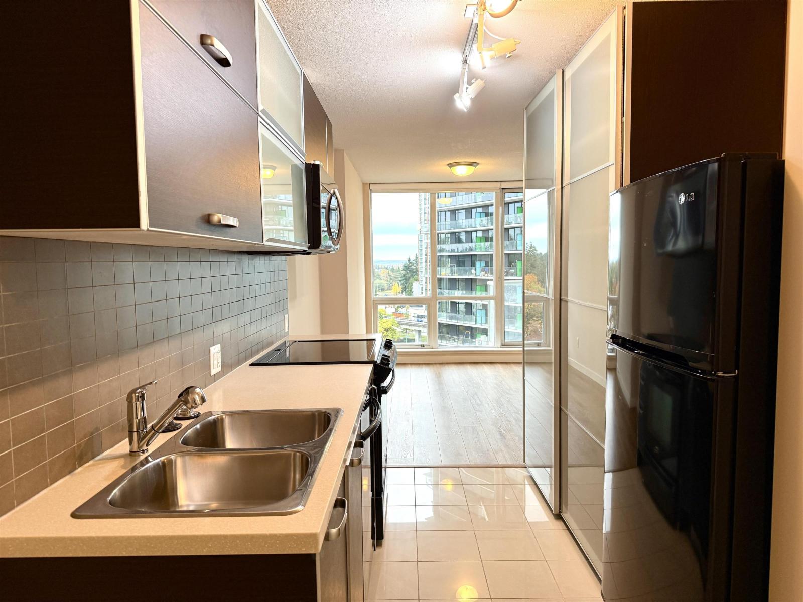 1105 9981 WHALLEY BOULEVARD