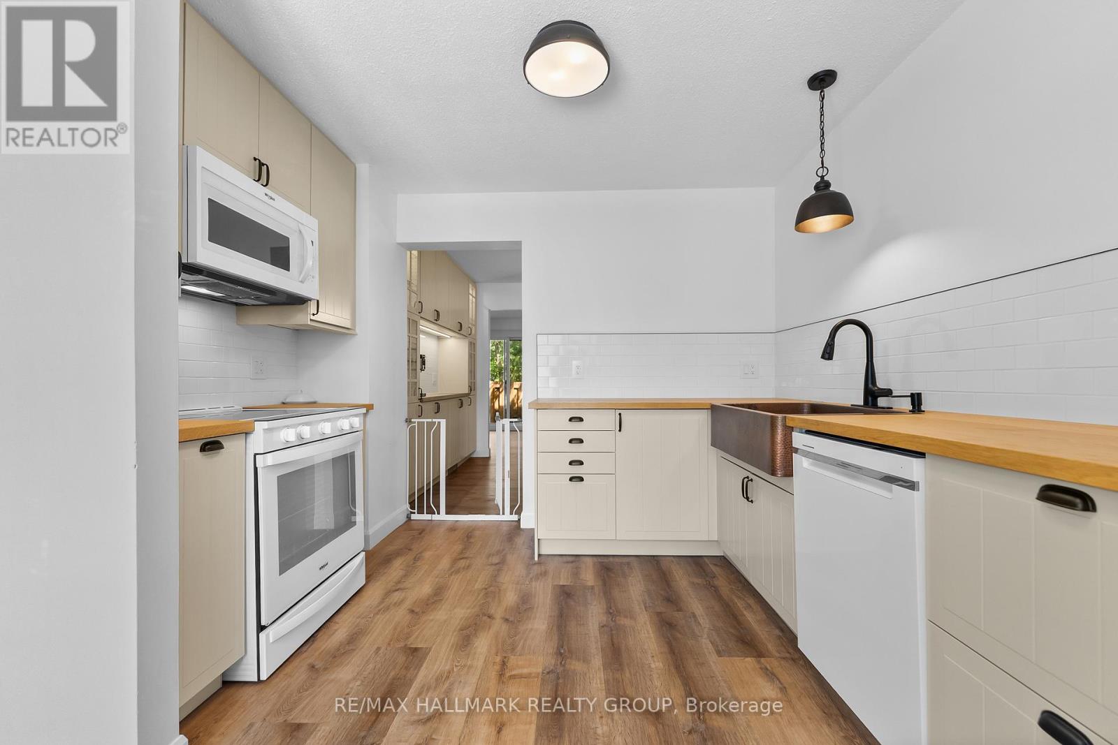 41 - 890 CAHILL DRIVE W