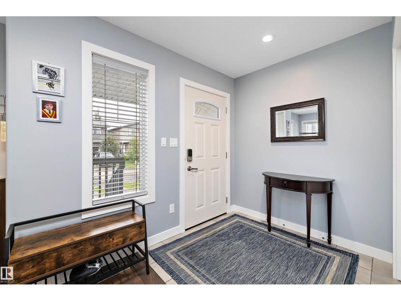2 Roseberry LN