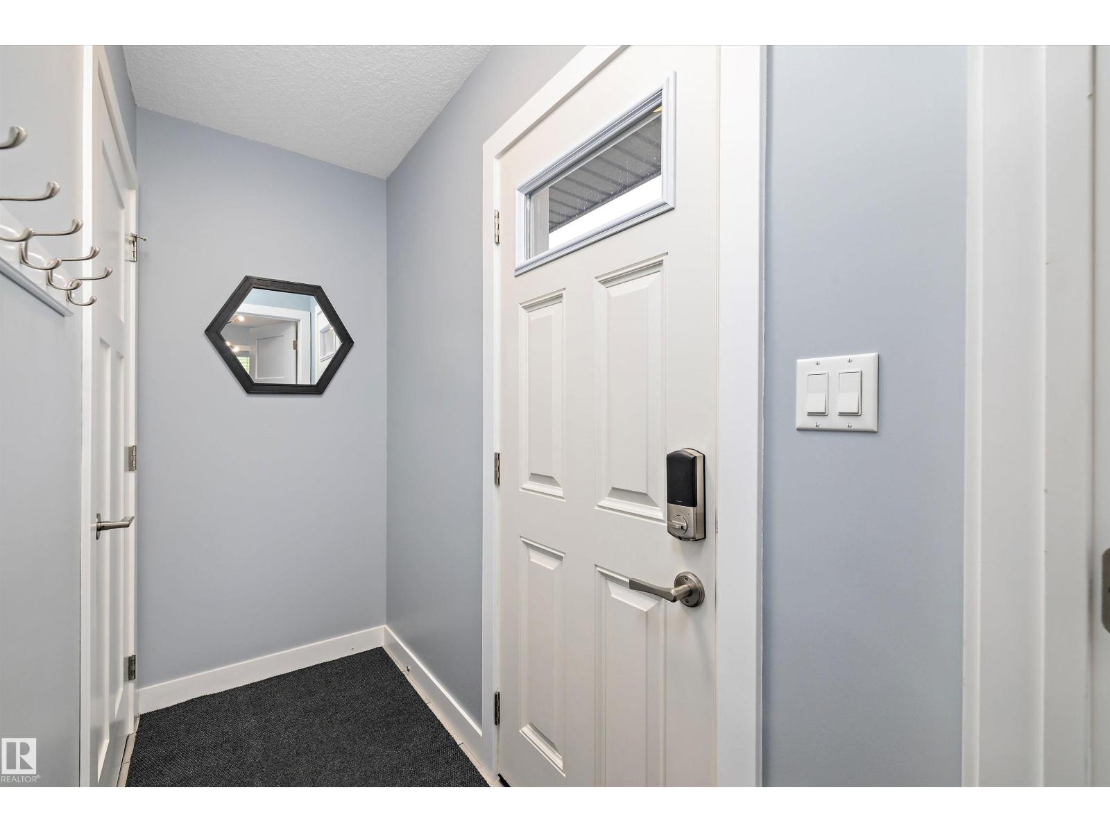 2 Roseberry LN