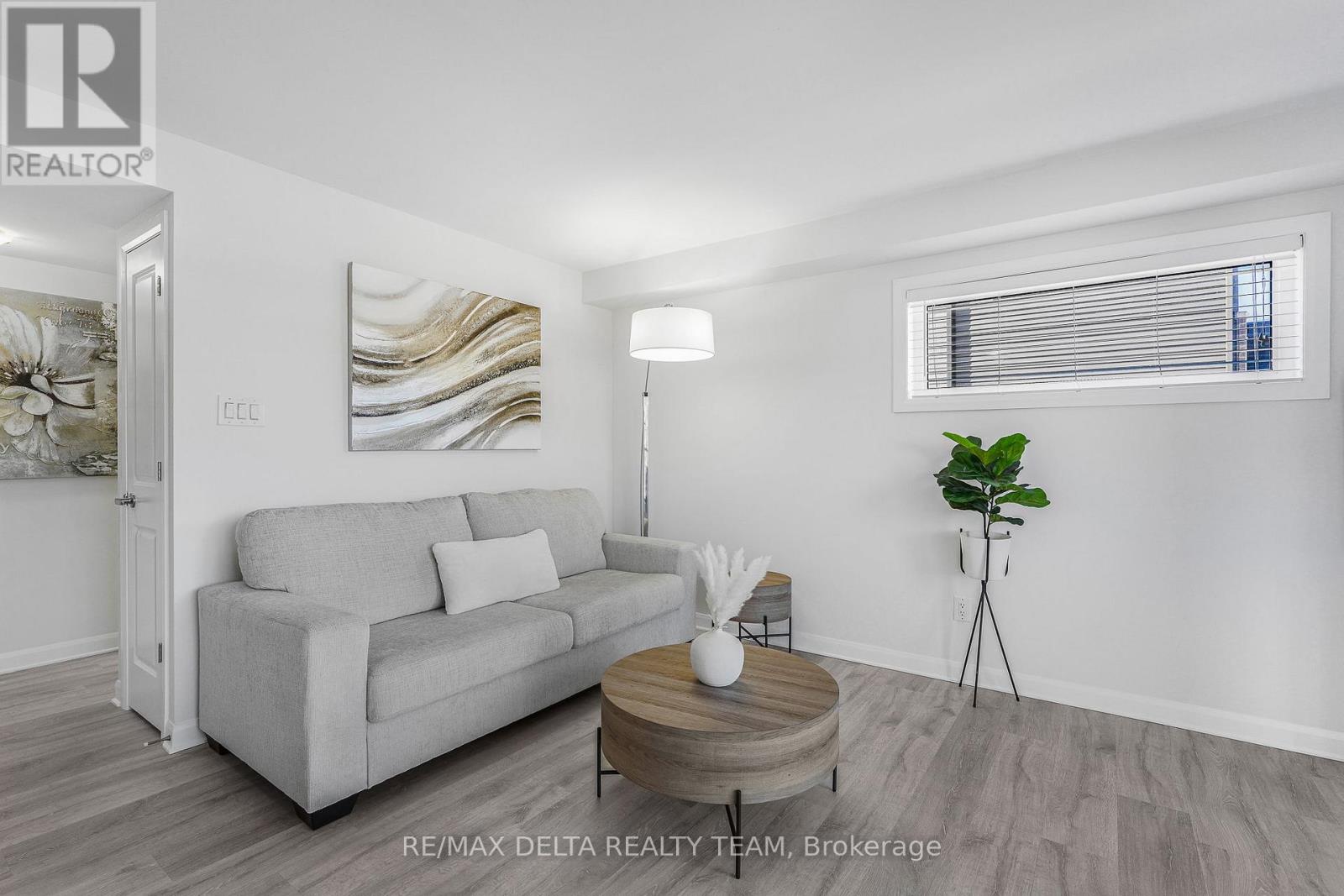 D - 516 DECOEUR DRIVE