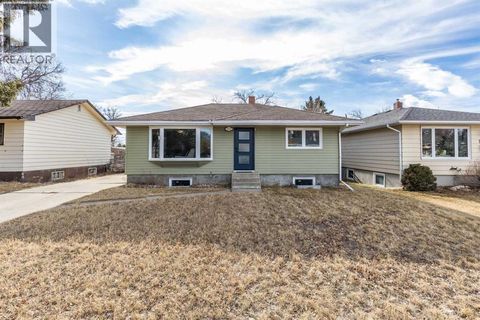 353 12 Street SW Medicine Hat AB T1A4T8