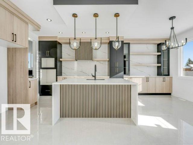6706 176A AV NW