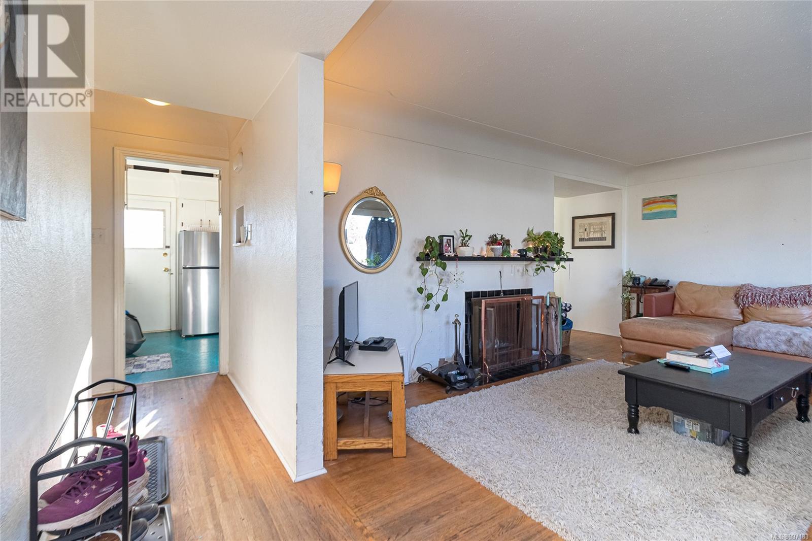 1149 Bewdley Ave