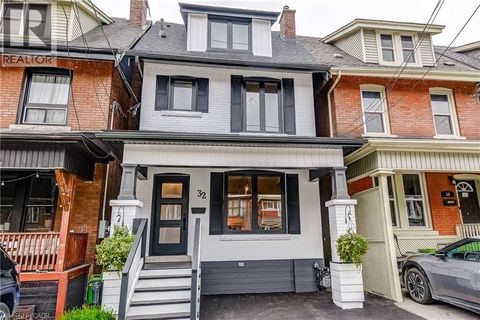 32 CUMBERLAND Avenue Hamilton ON L8M1Y7