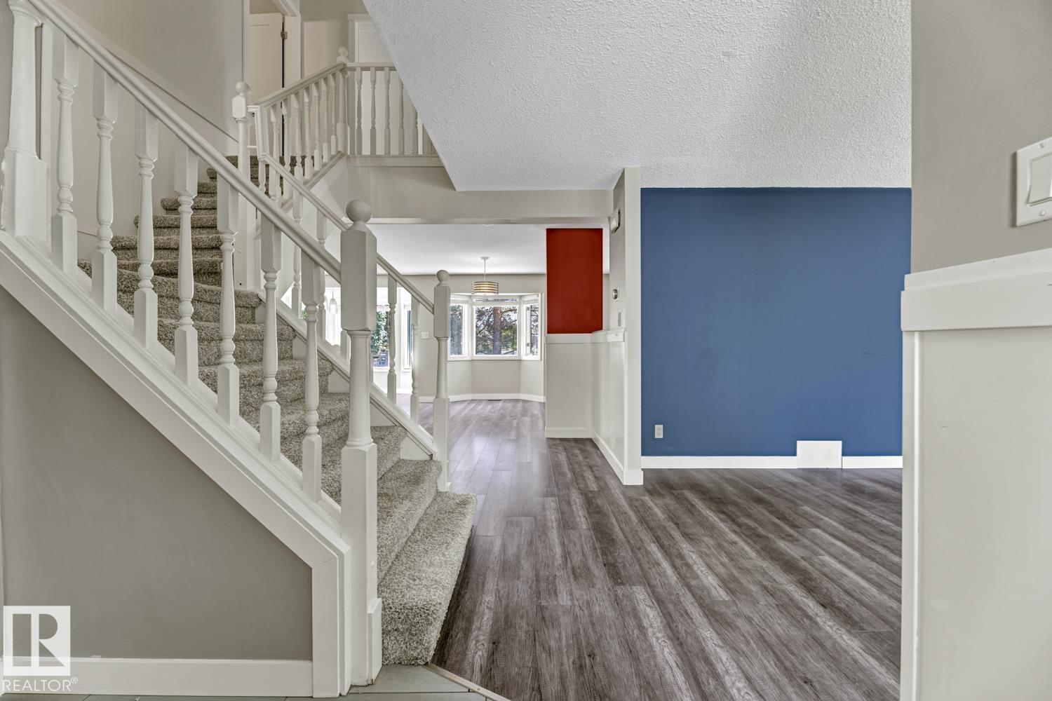 11 AINSLEY PL