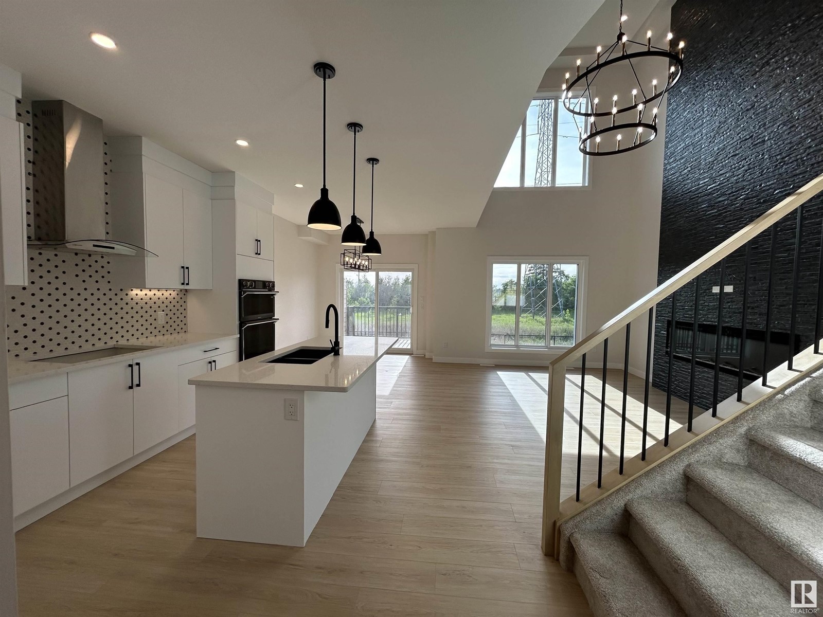 48 WAVERLY WY
