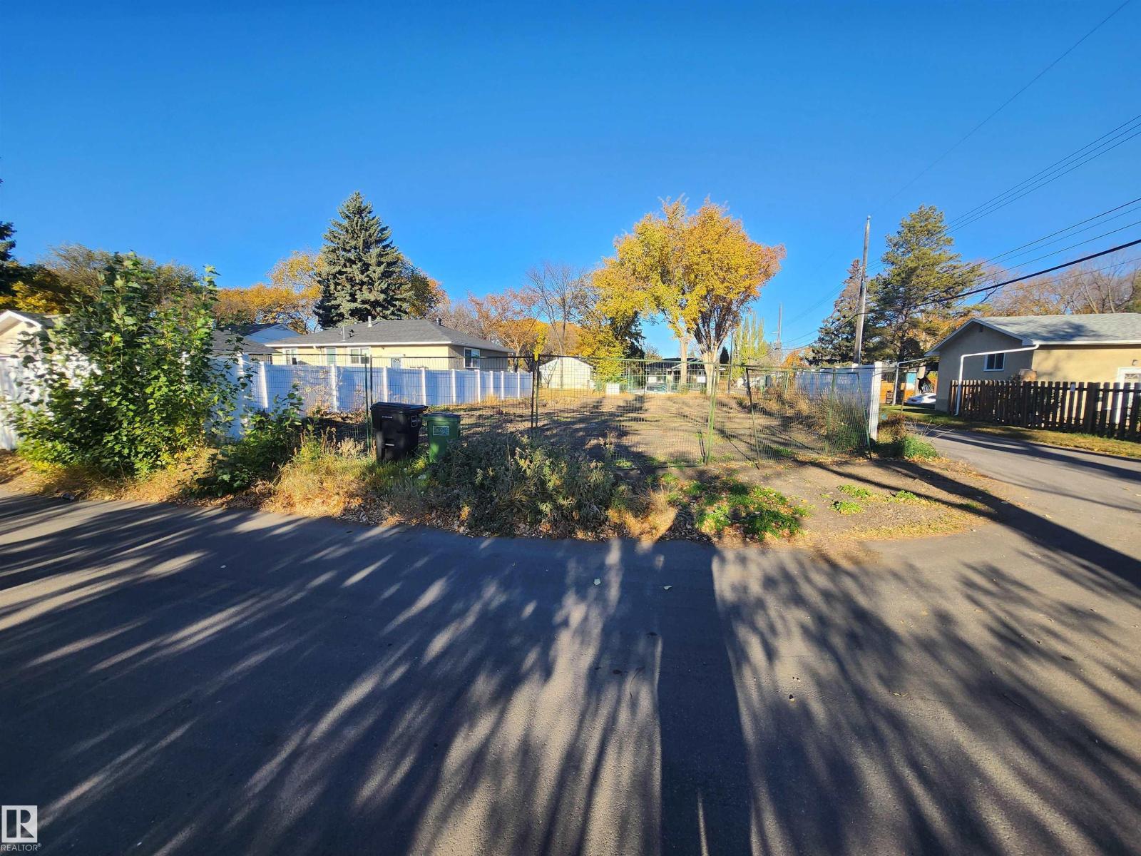 8419 64 AV NW