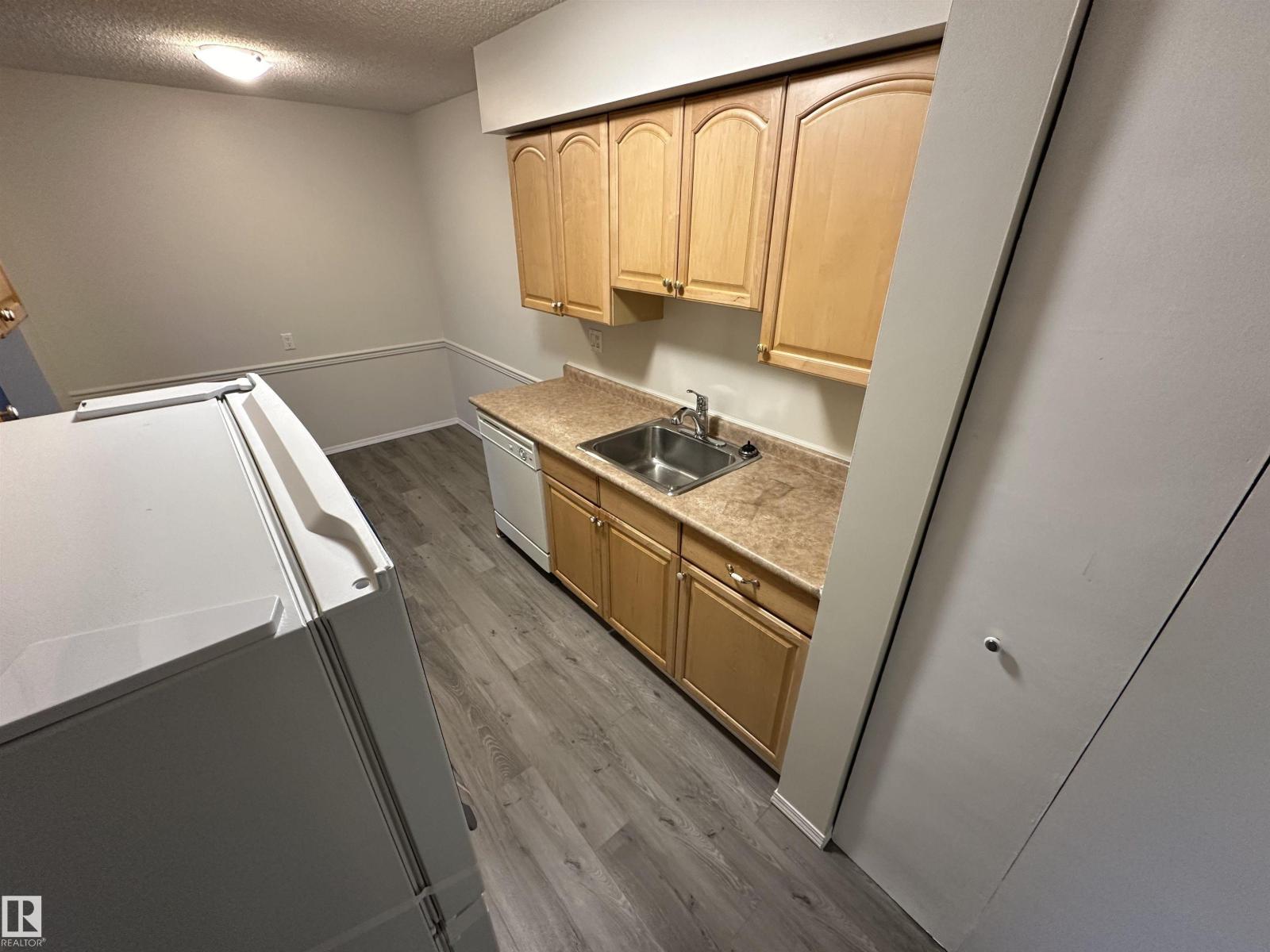 #5 14130 80 ST NW