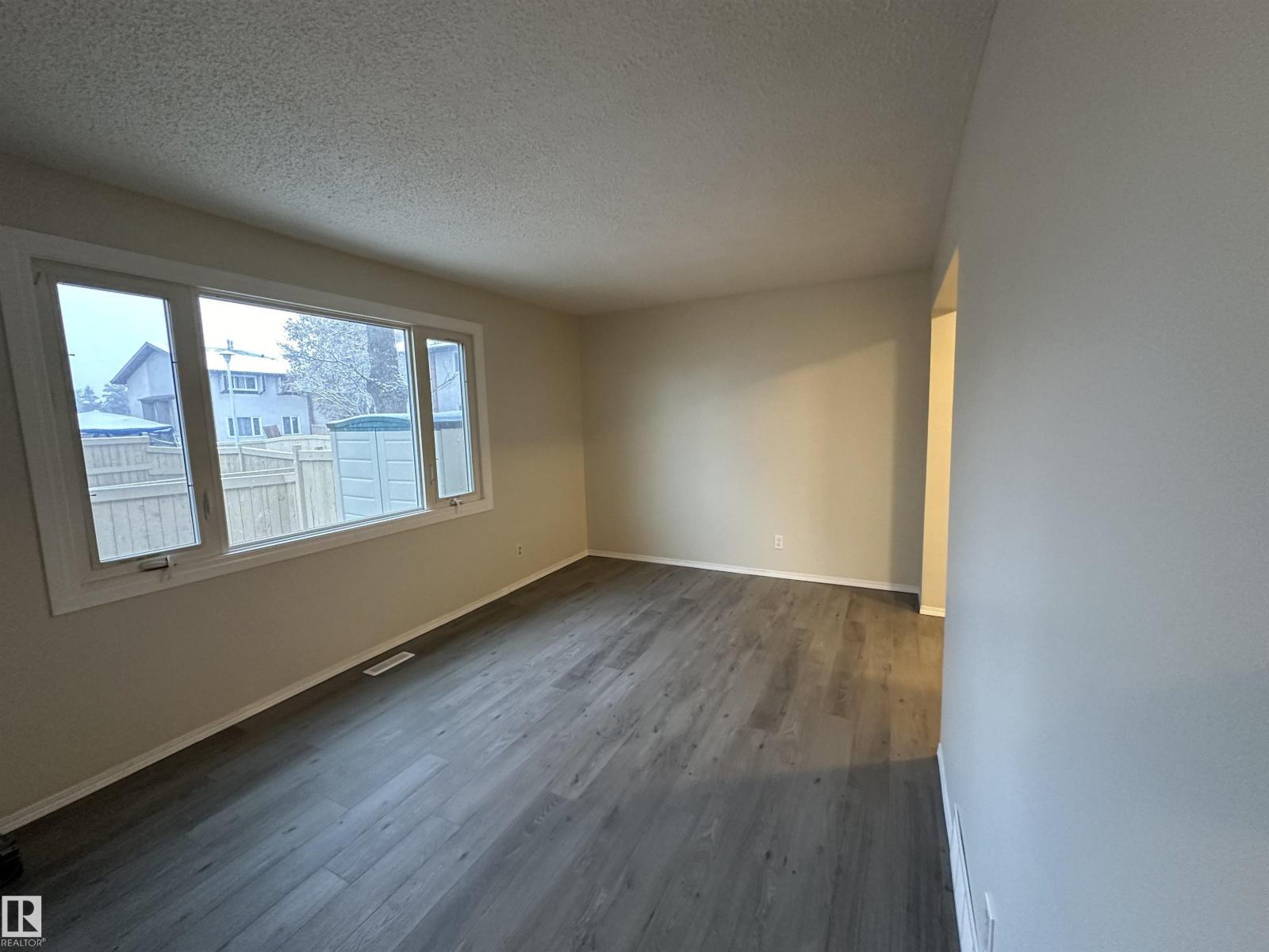 #5 14130 80 ST NW