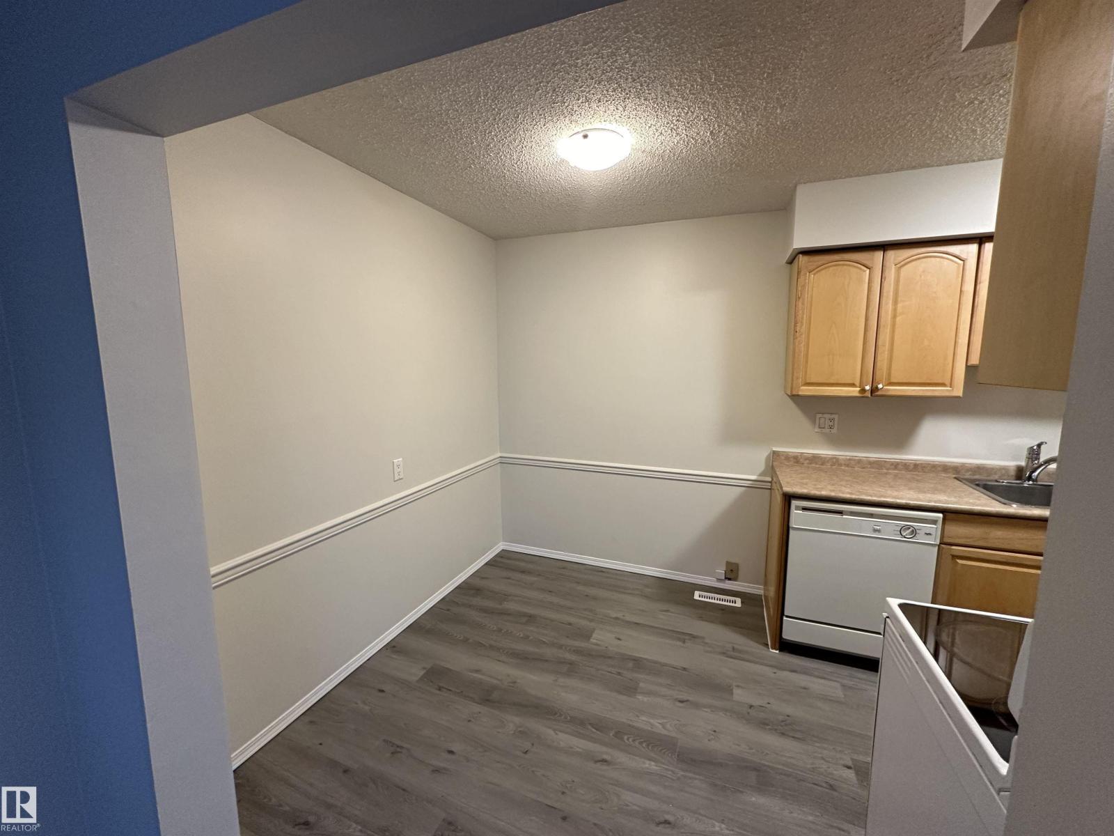 #5 14130 80 ST NW