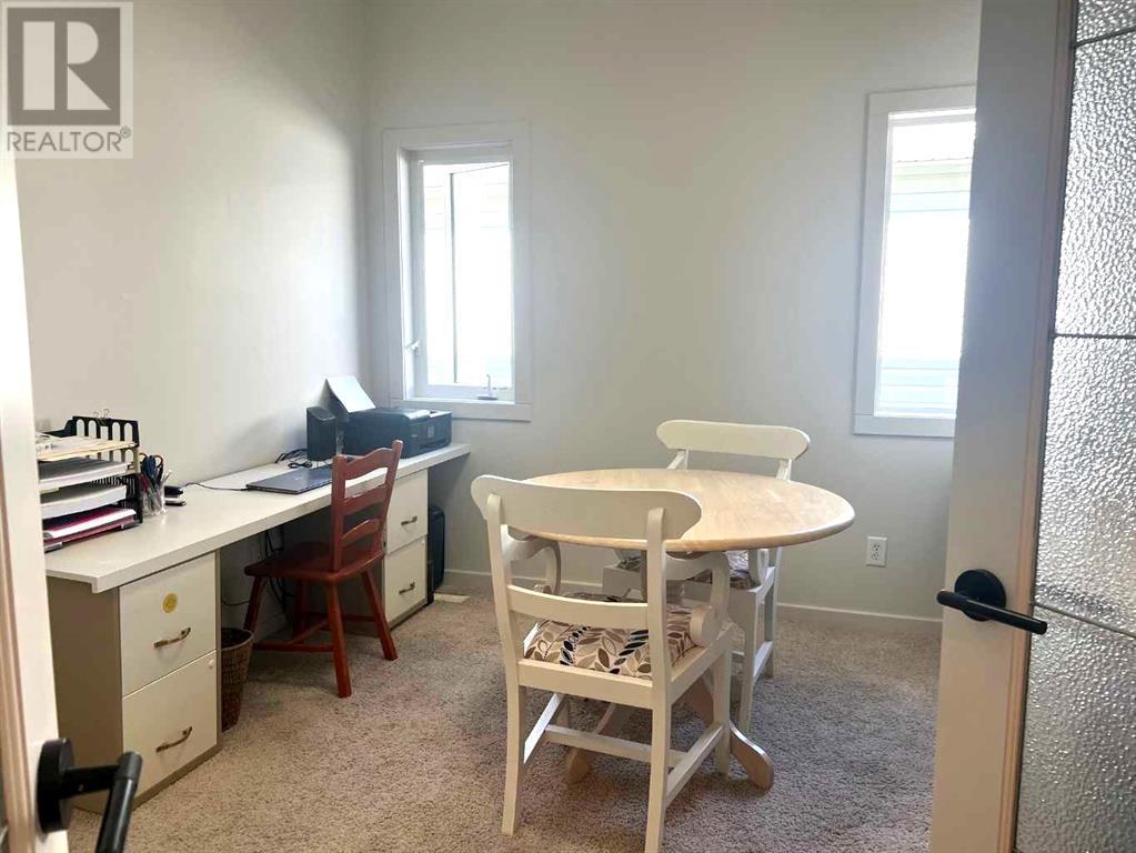 128 Grand River Boulevard W