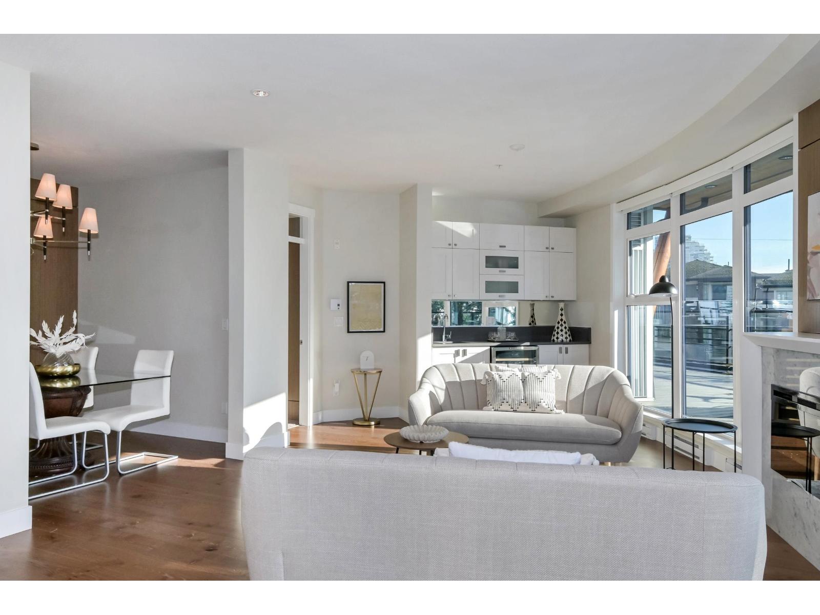 418 14855 THRIFT AVENUE