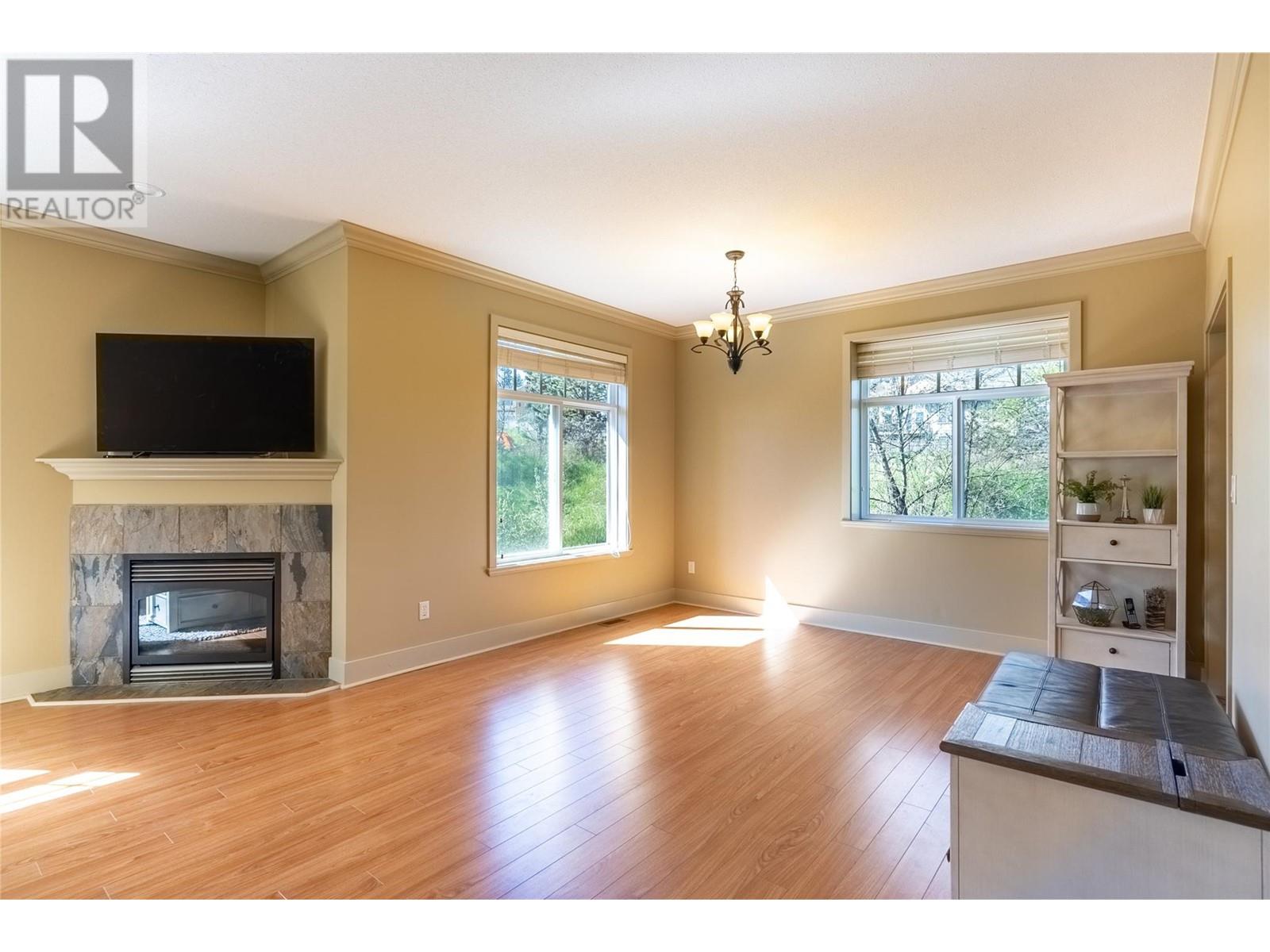 2046 ROBSON Place Unit# 12