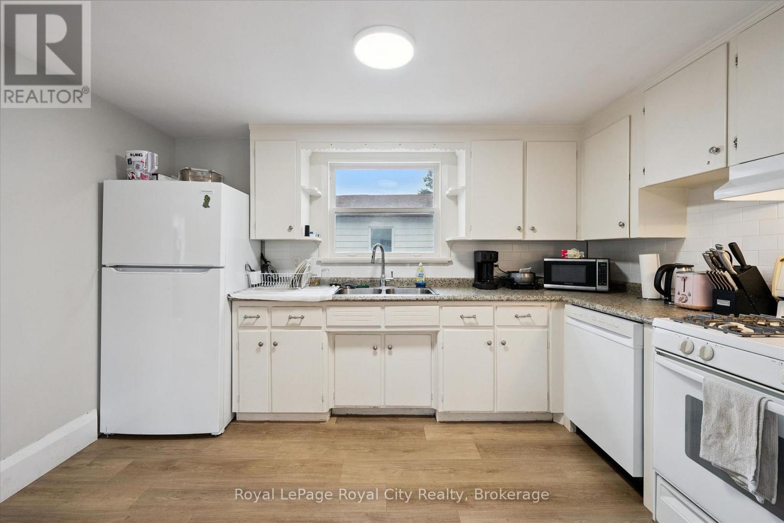 2 - 29 HOOPER STREET W