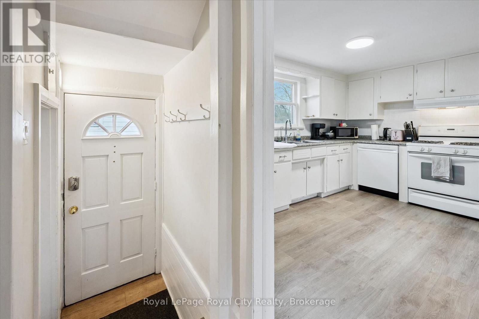 2 - 29 HOOPER STREET W