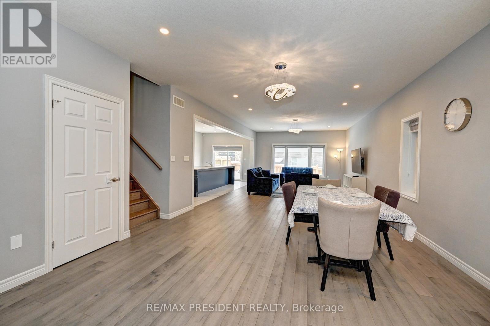 552 FLORENCEDALE CRESCENT