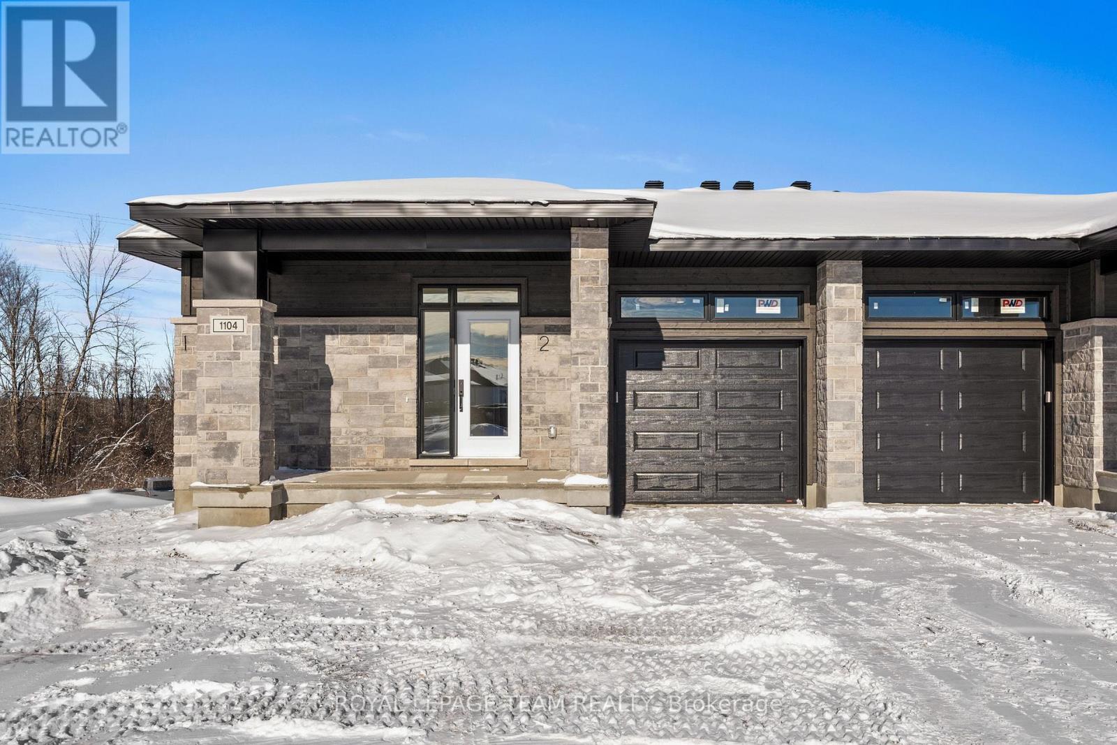 1098-1108 MOORE STREET