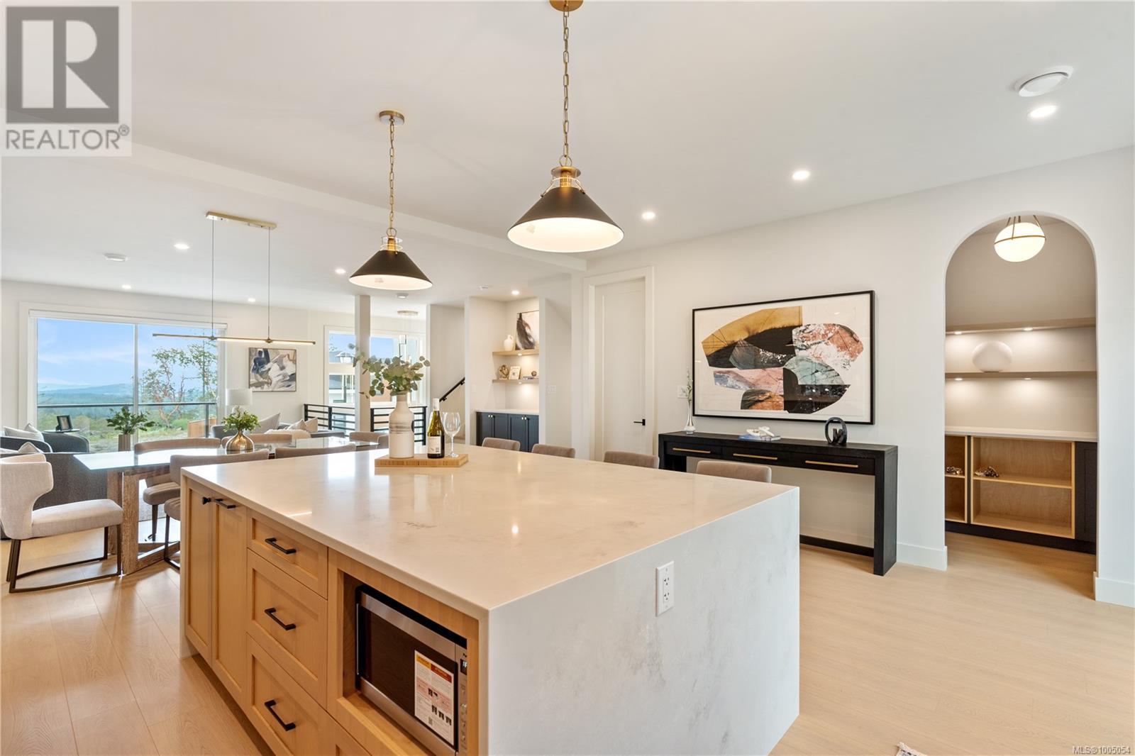1569 Marble Pl