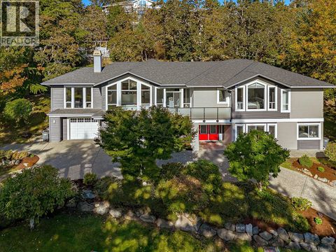 1062 Valewood Trail Saanich BC V8X5G7