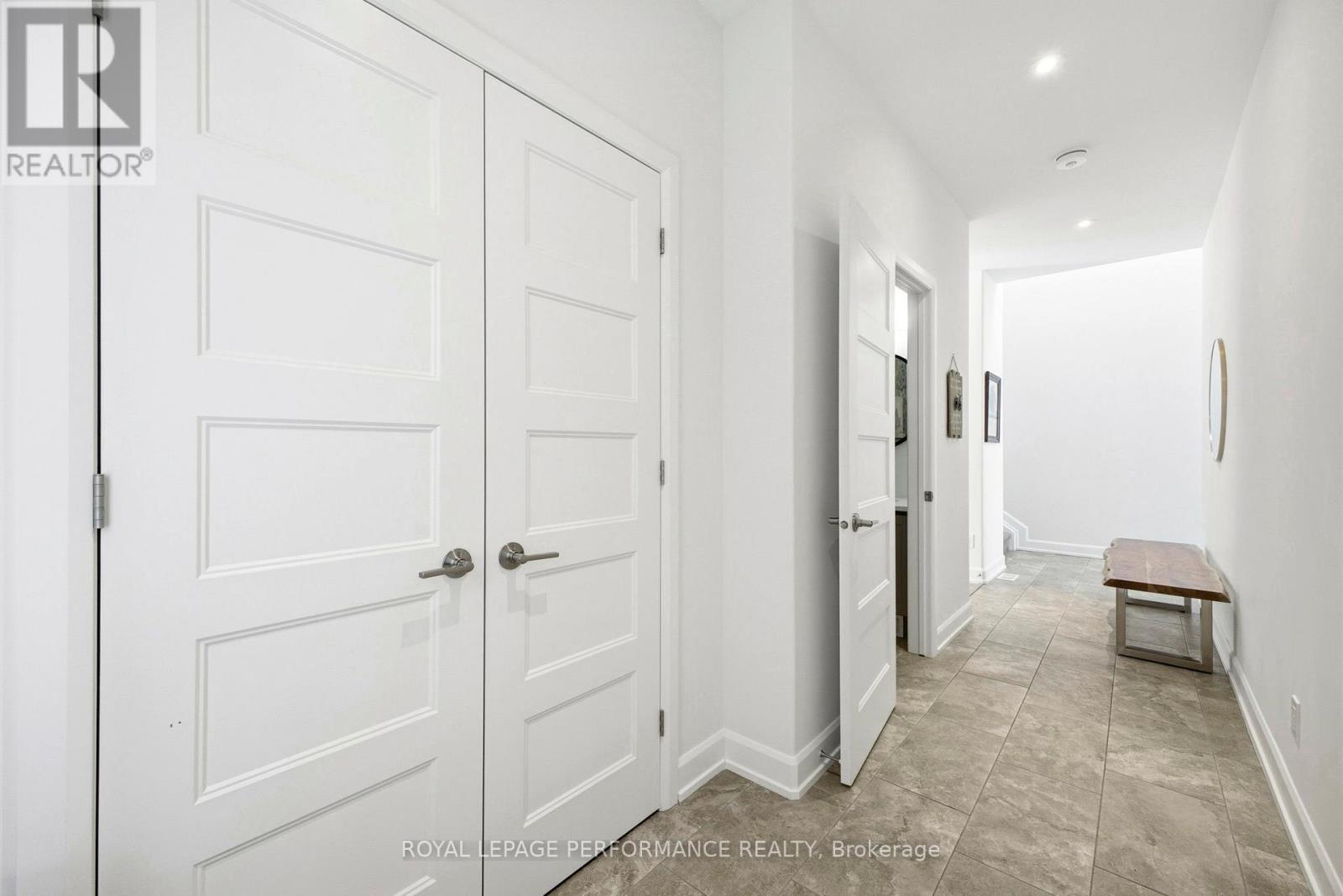 934 CHABLIS CRESCENT