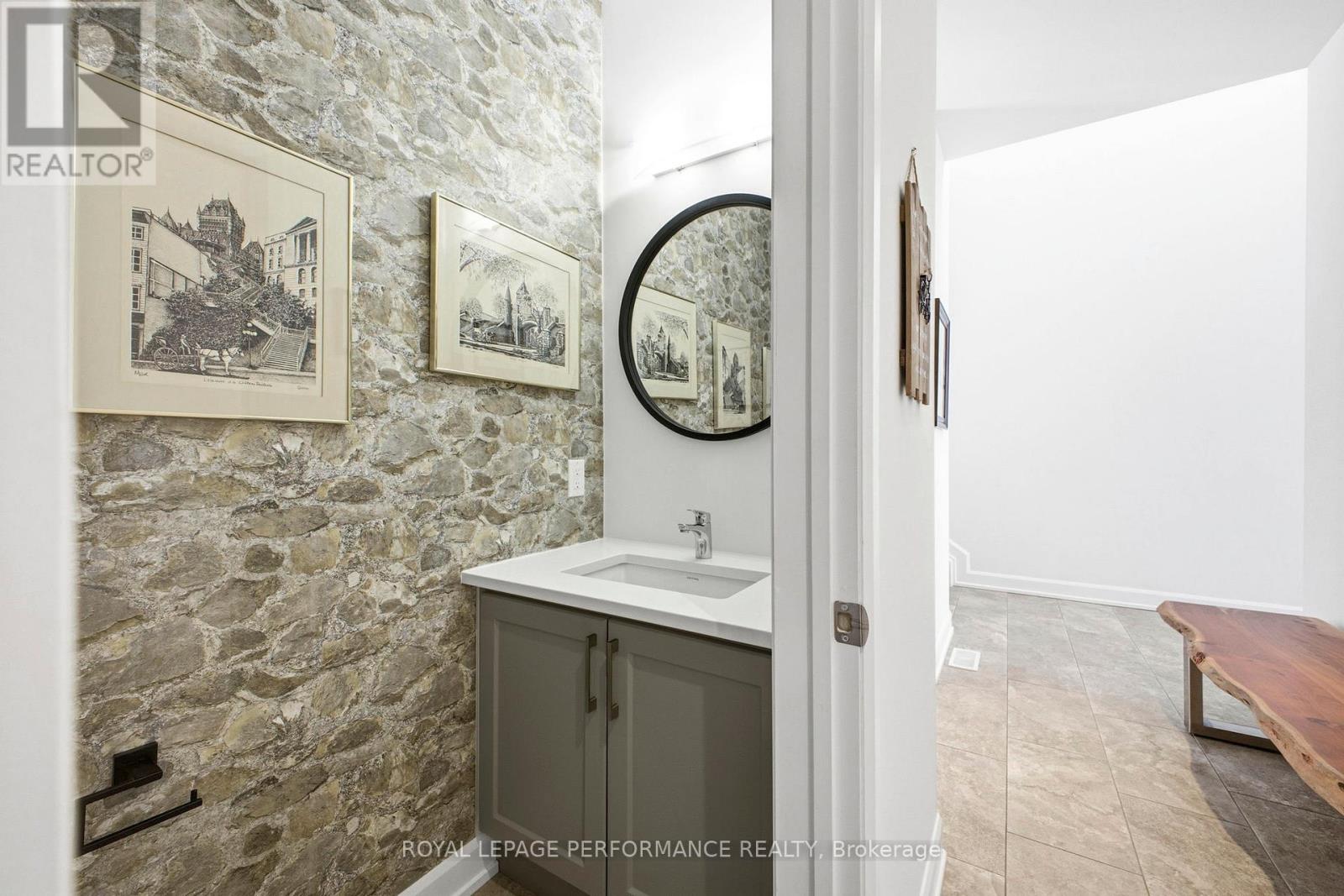 934 CHABLIS CRESCENT