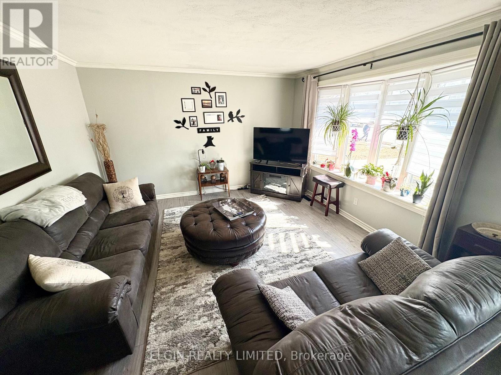 66 ALDBOROUGH AVENUE