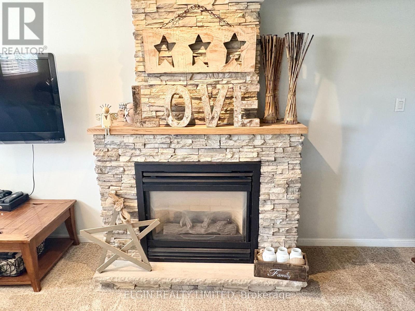 66 ALDBOROUGH AVENUE