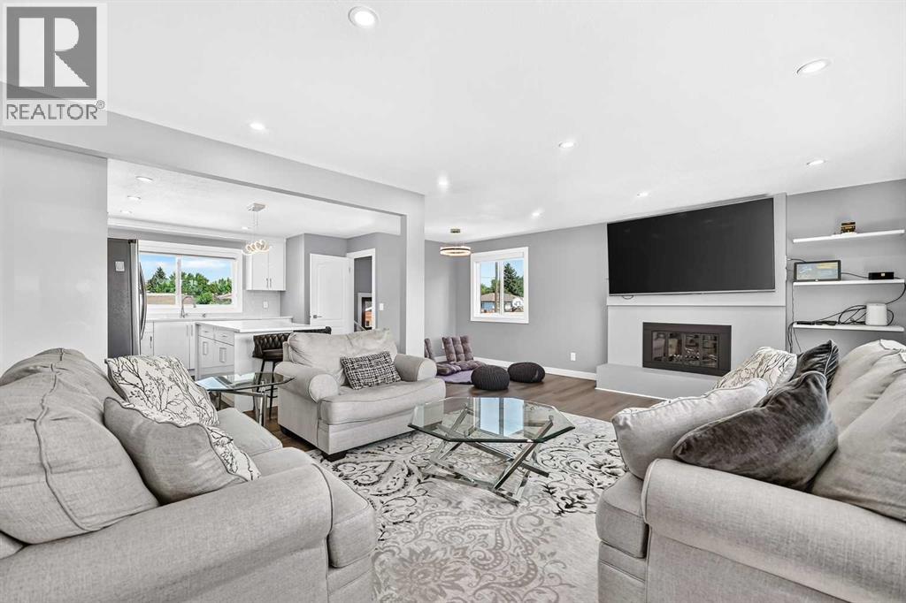 4932 Rundlehorn Drive NE