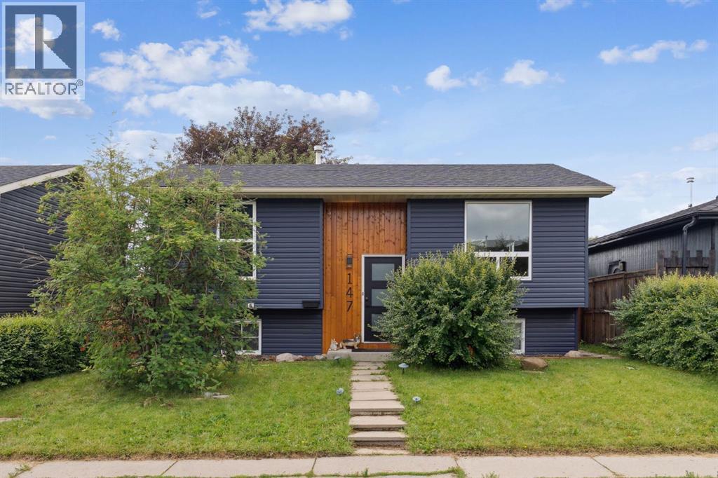 147 Falchurch Crescent NE