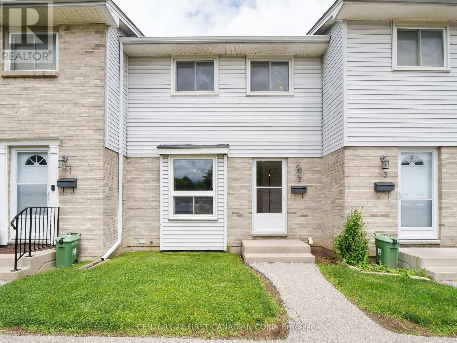 Photo 1 of 31 — 2 - 1786 ATTAWANDARON ROAD Unit 2, London North (North F), ON N6G3N1