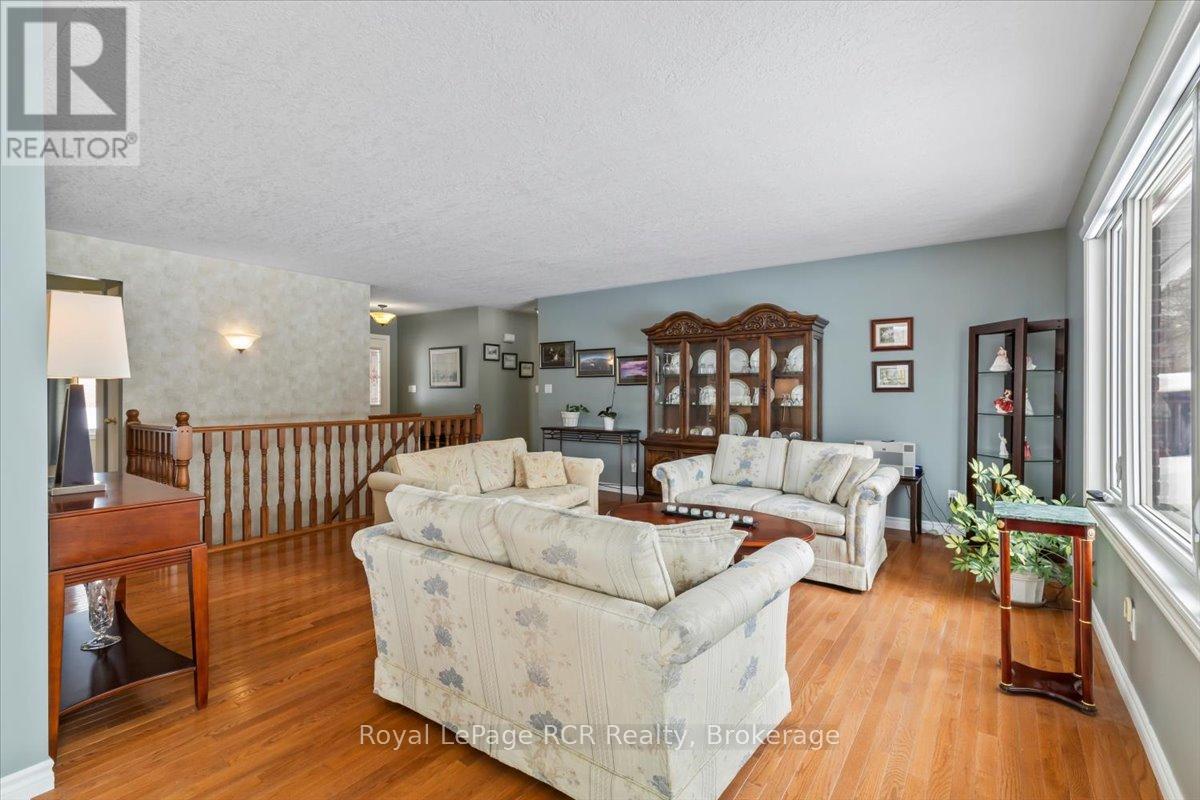 239 4TH STREET CRESCENT