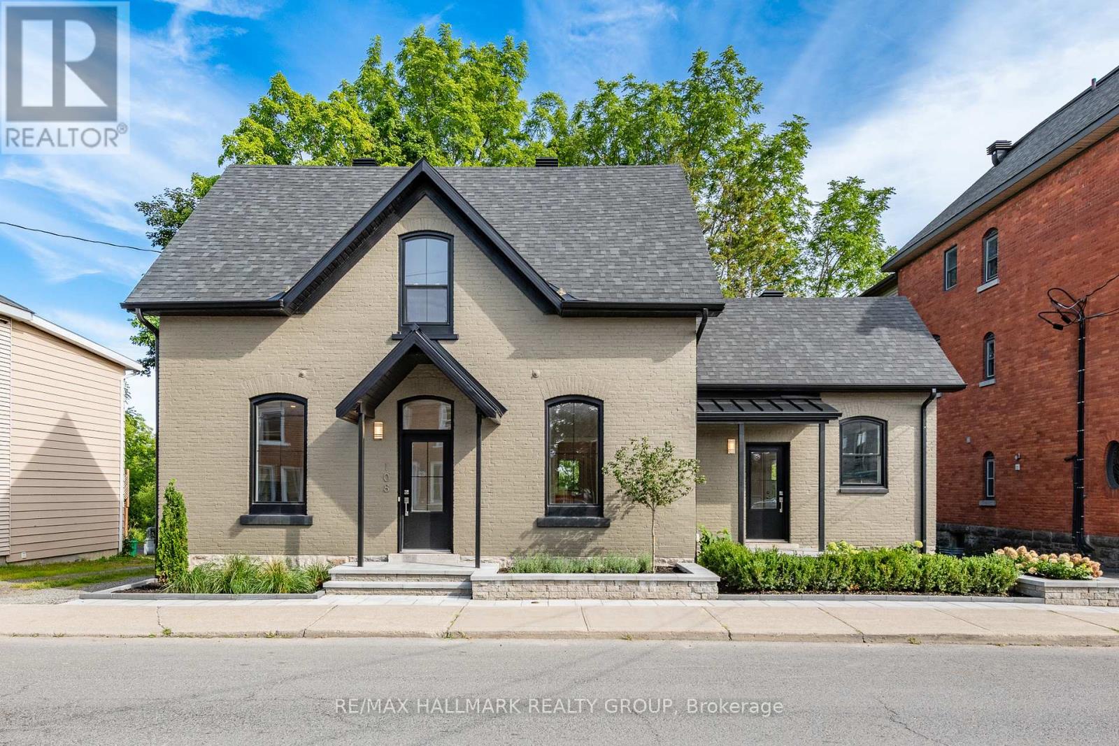 108 CLOTHIER STREET E