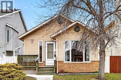 886 Erin Woods Drive SE Calgary AB T2B3C4