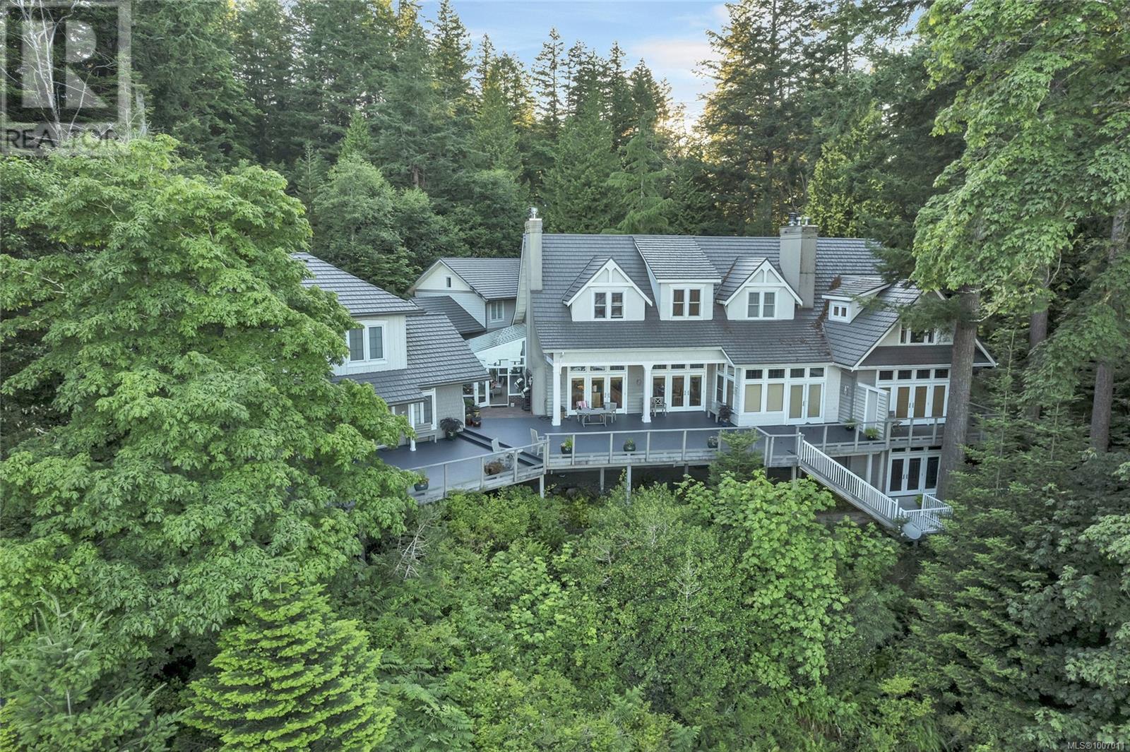 1790 Hyacinthe Bay Rd