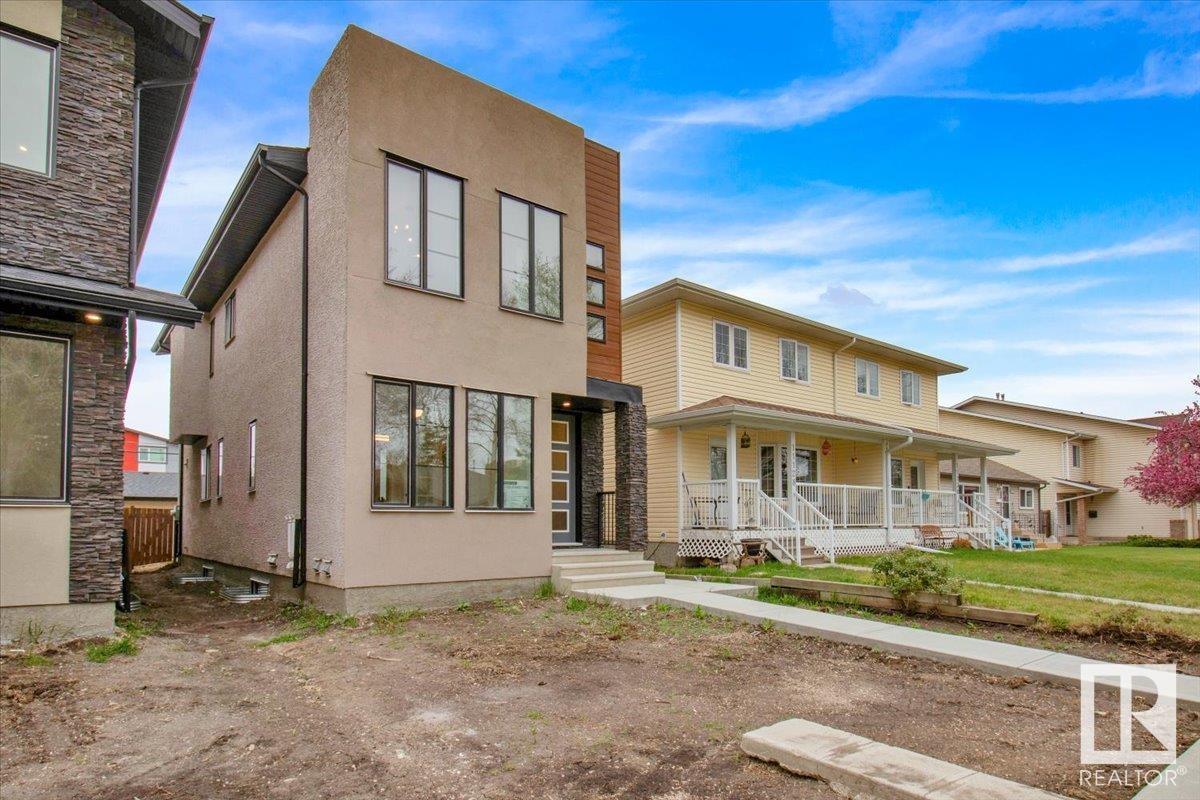 11126 132 ST NW