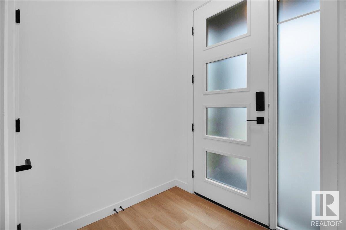 11126 132 ST NW