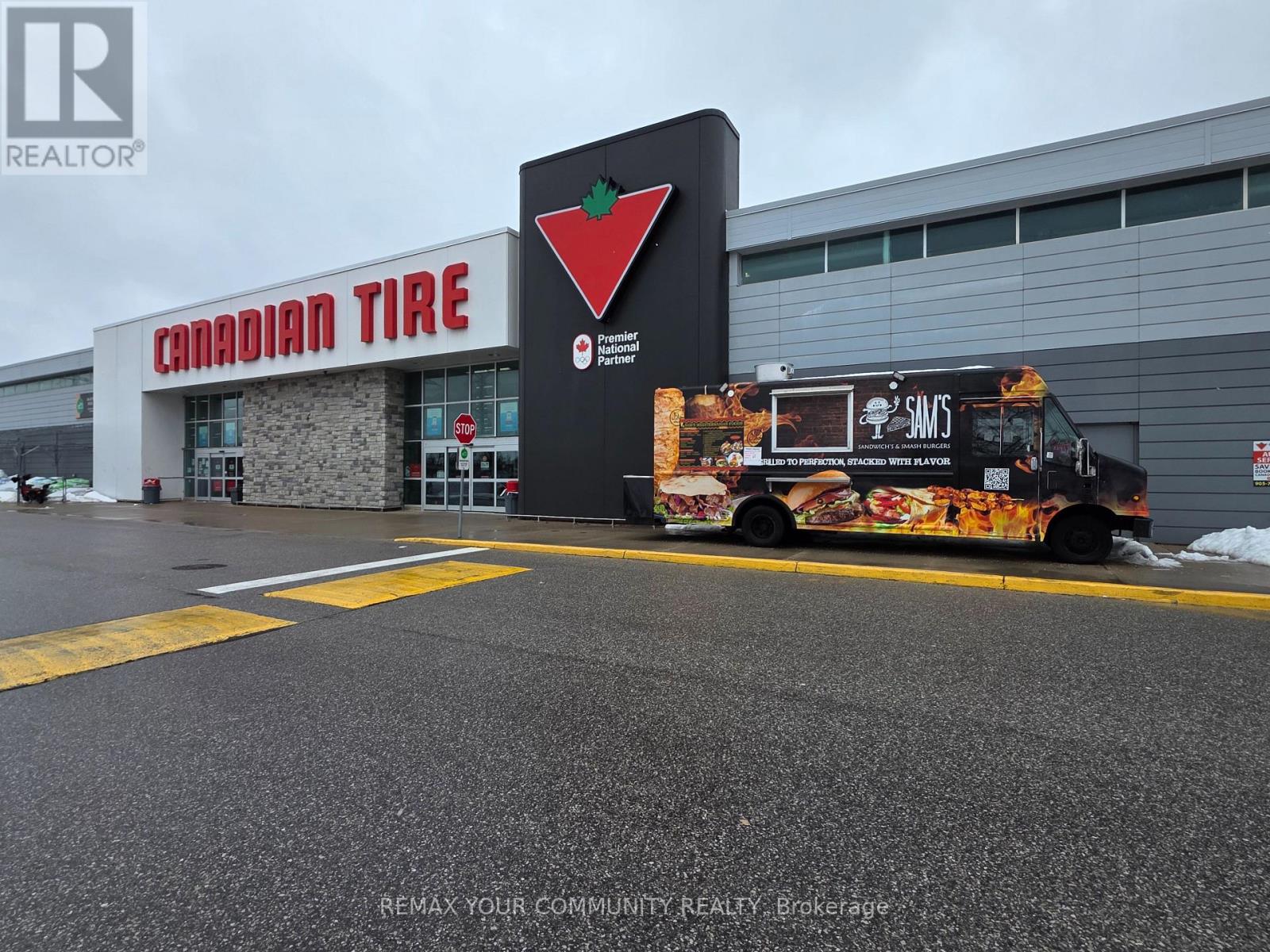 250 SILVER LINDEN DR (FOOD TRUCK) DRIVE