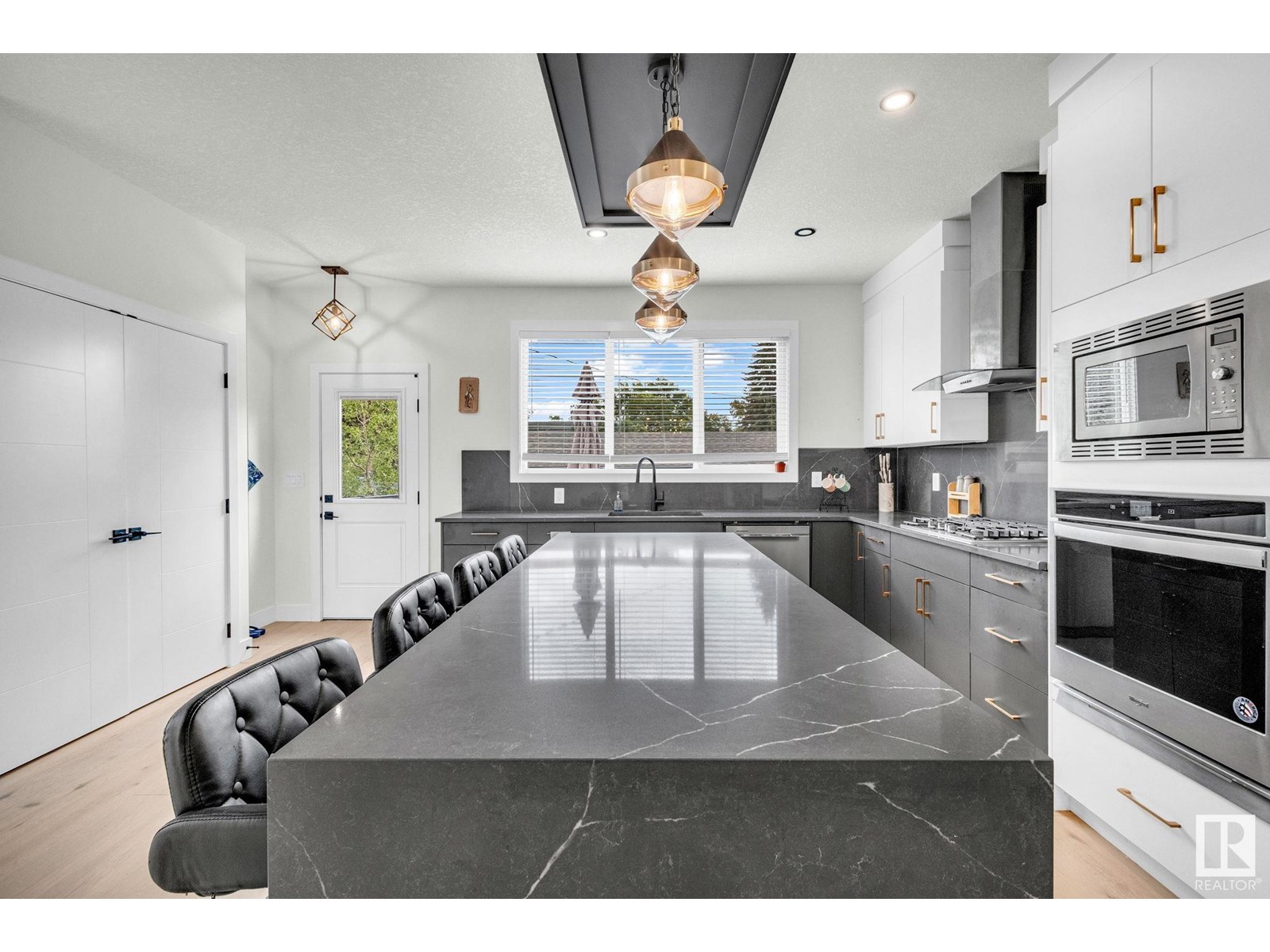 7715 78 AV NW NW