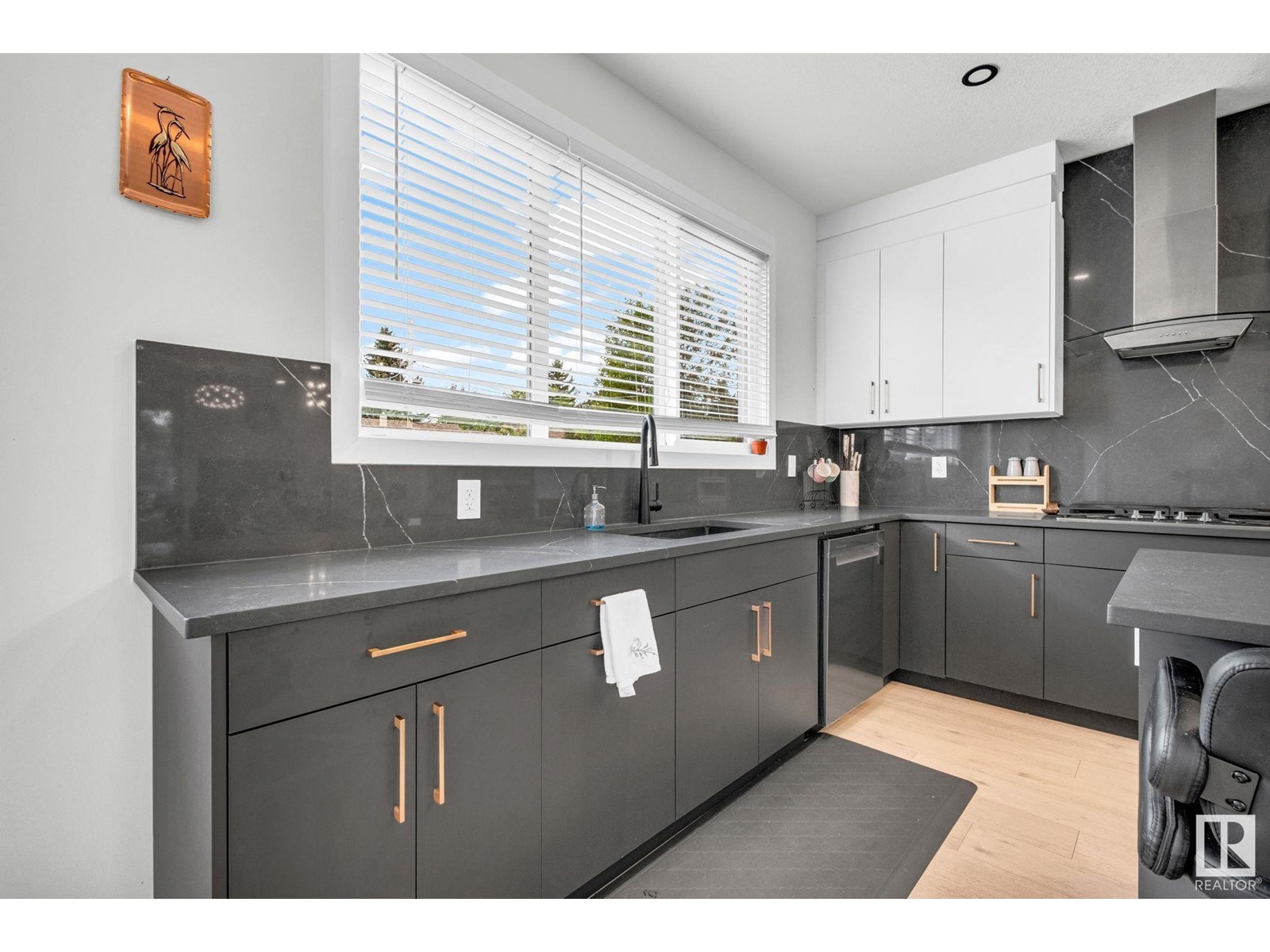 7715 78 AV NW NW