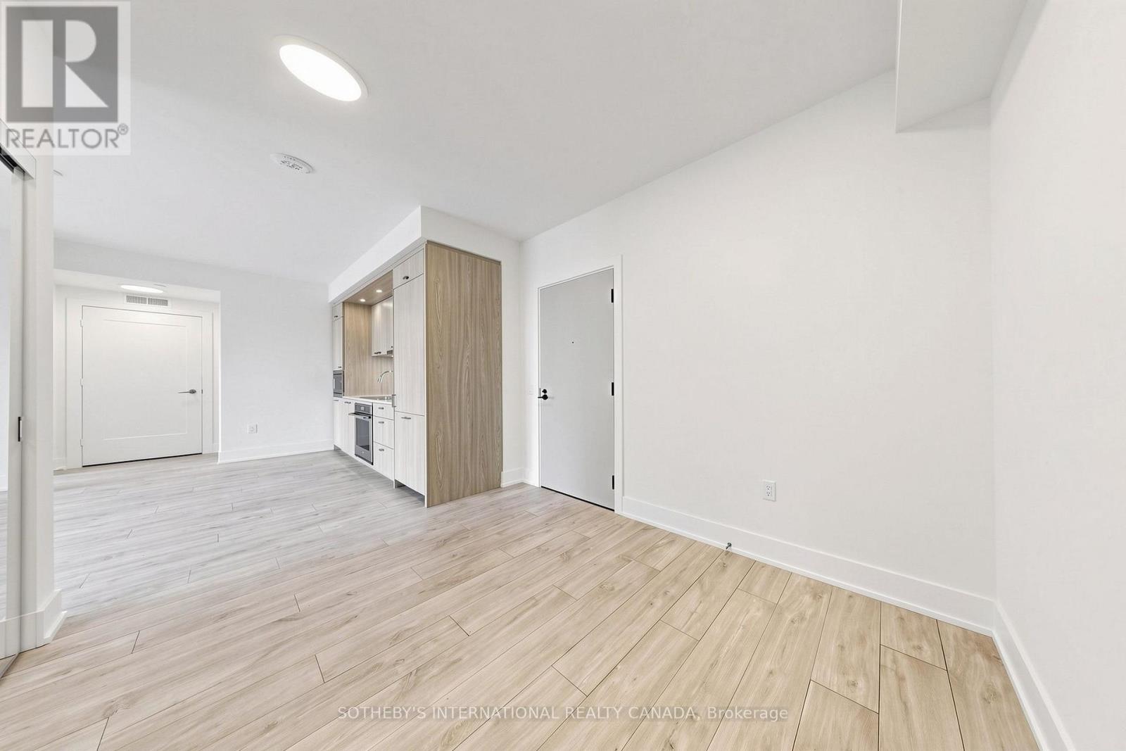 834 - 858 DUPONT STREET