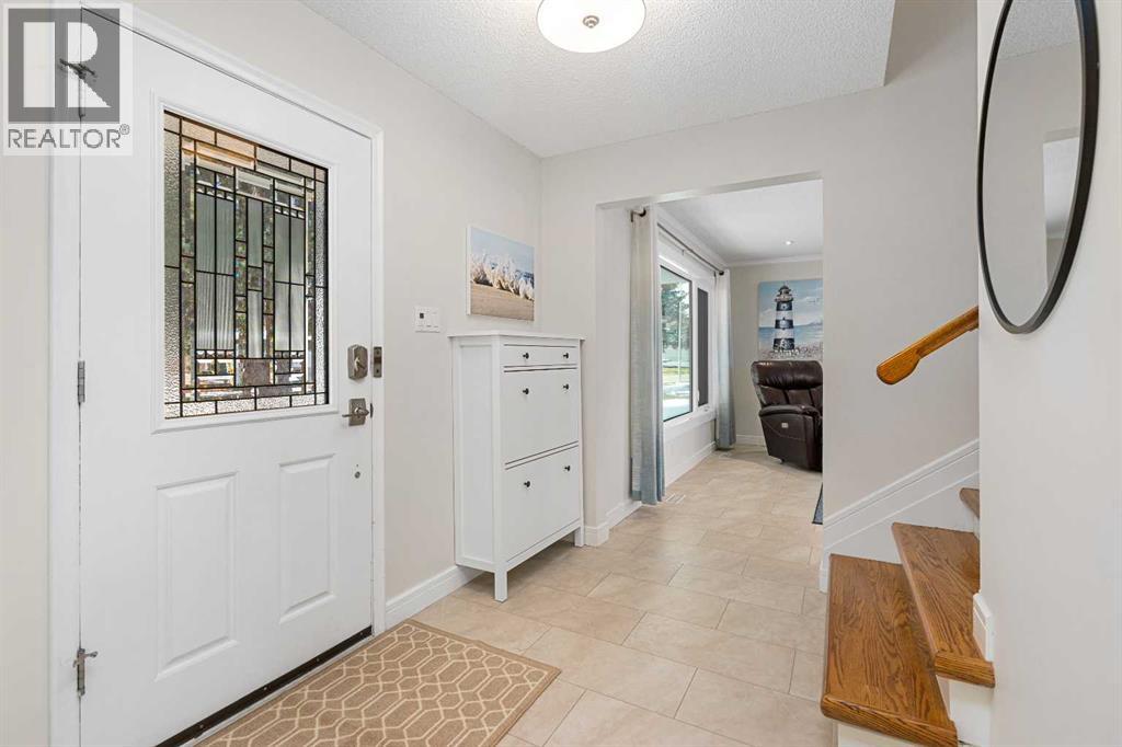 736 Lake Bonavista Drive SE