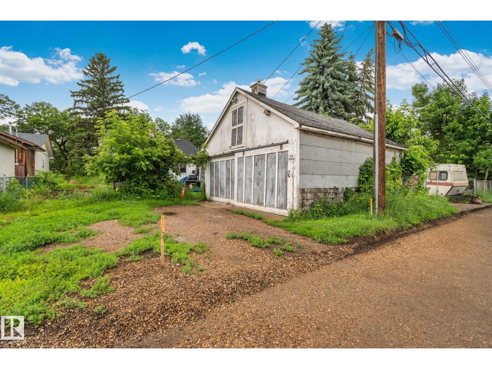 11209 38 ST NW