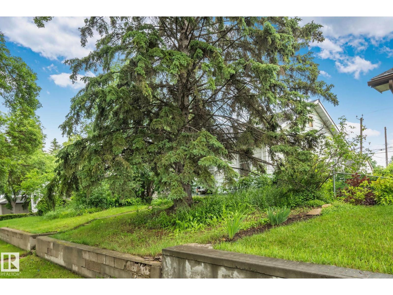 11209 38 ST NW