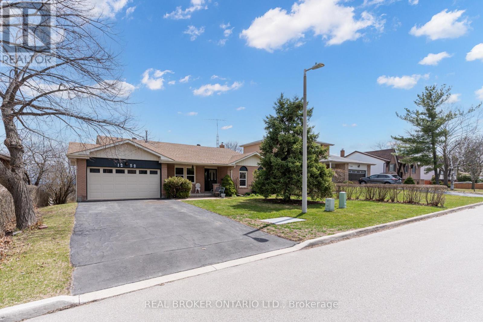1252 LAKEVIEW DRIVE