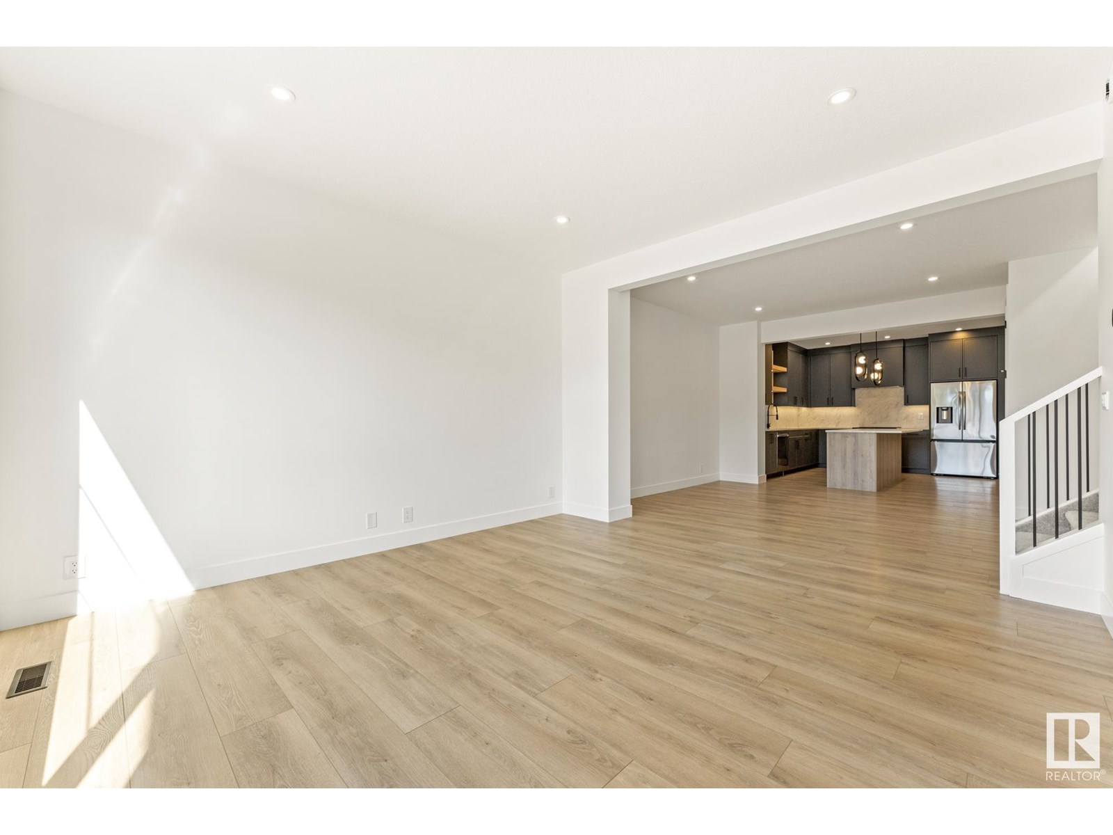 103 Newbury Ci