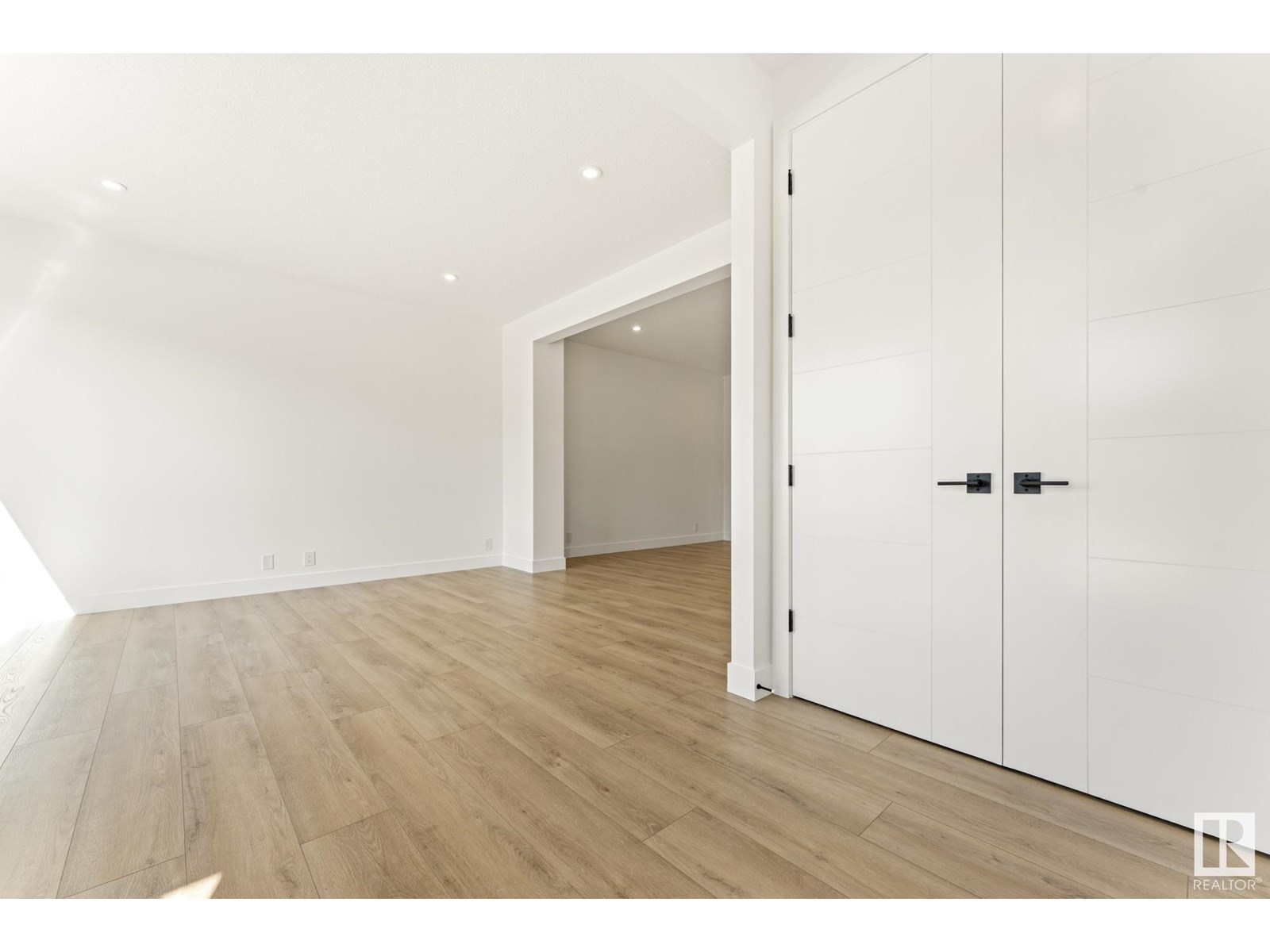 103 Newbury Ci