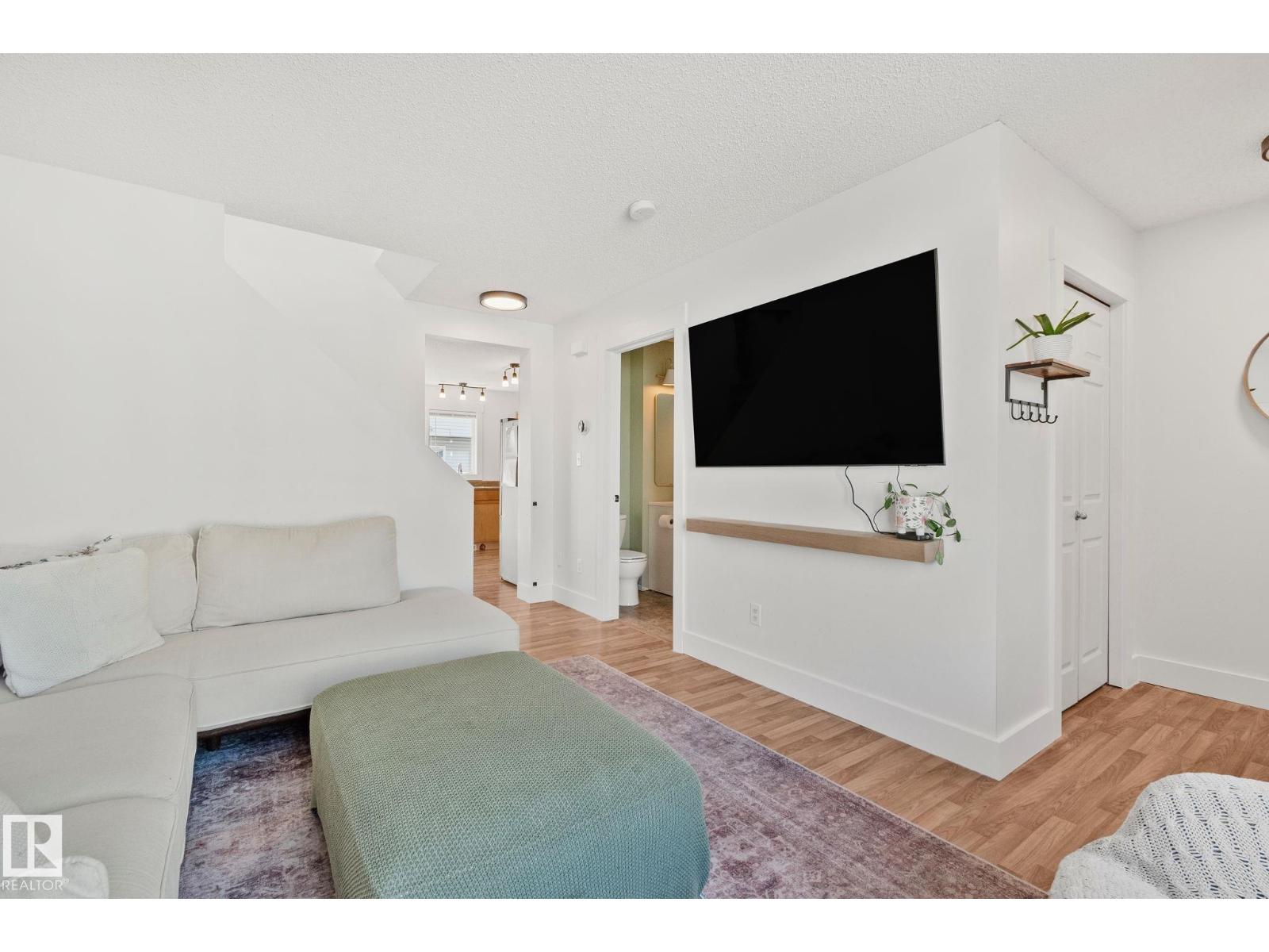 #53 2503 24 ST NW
